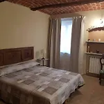 Aleks Friendly House كانالي