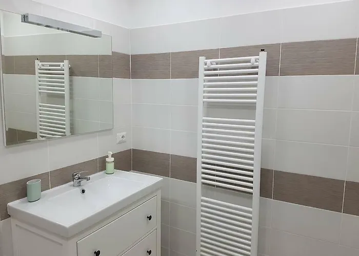 Aleks Friendly House Kır Evi